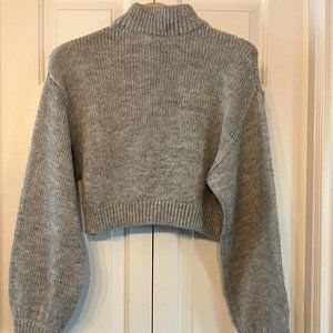 Divided Grey Cropped Sweater with Balloon Sleeves